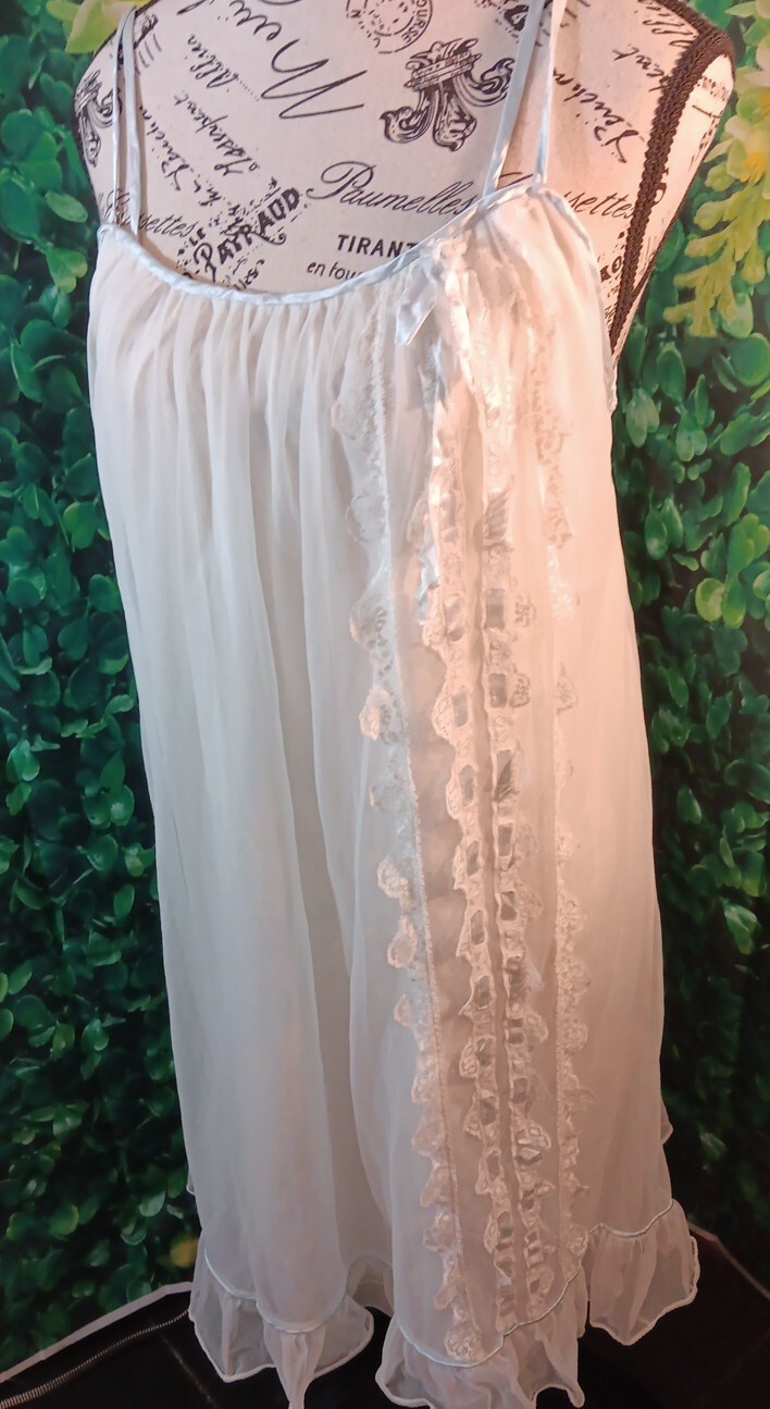 Dsigner Vintage White Blue Trim Nightgown Size Small #5527 Read Description