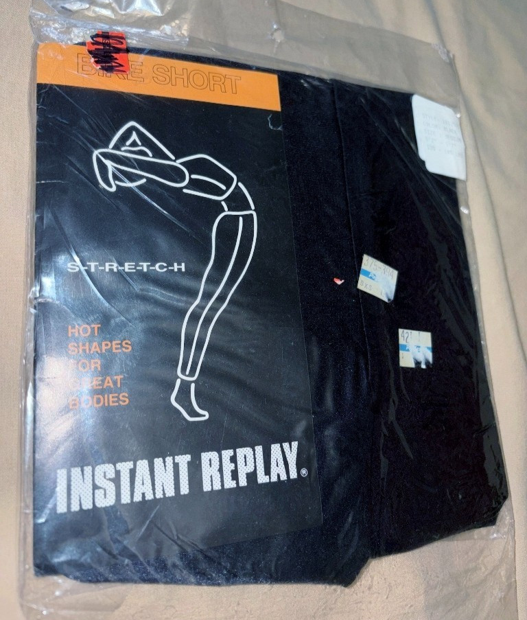 New NOS VTG Instant Replay M Nylon Lycra Bike Shorts Black 120/145 lbs 5’2 / 5’7