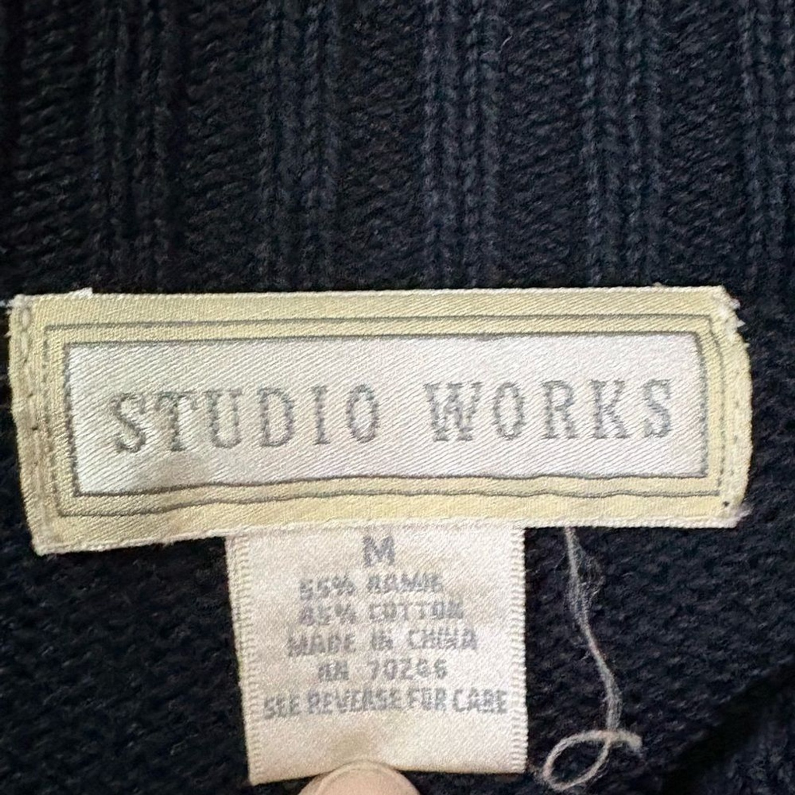 Vintage Studio Works Mock Neck Holiday Winter Sweater medium Red Black White