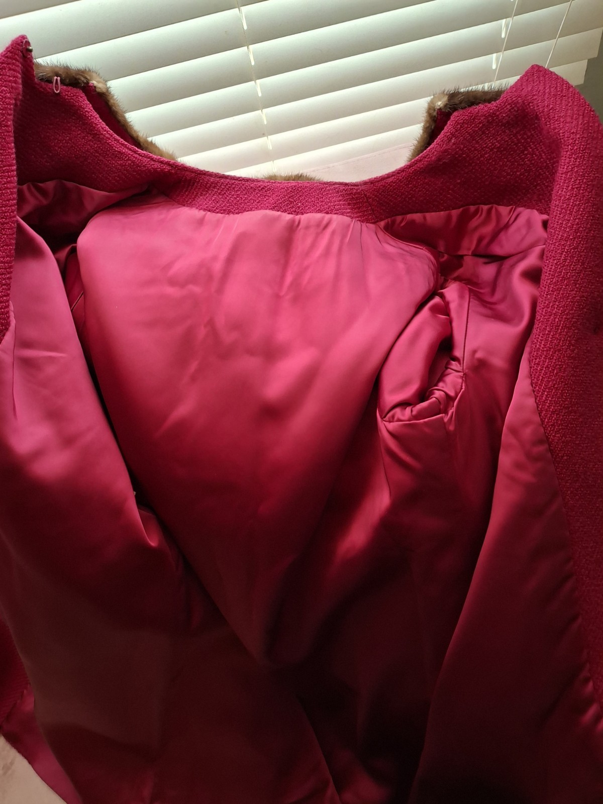 Vintage 50s/60s Sycamore Women’s Magenta Wool Coat Bracelet Sleeves Fur Collar