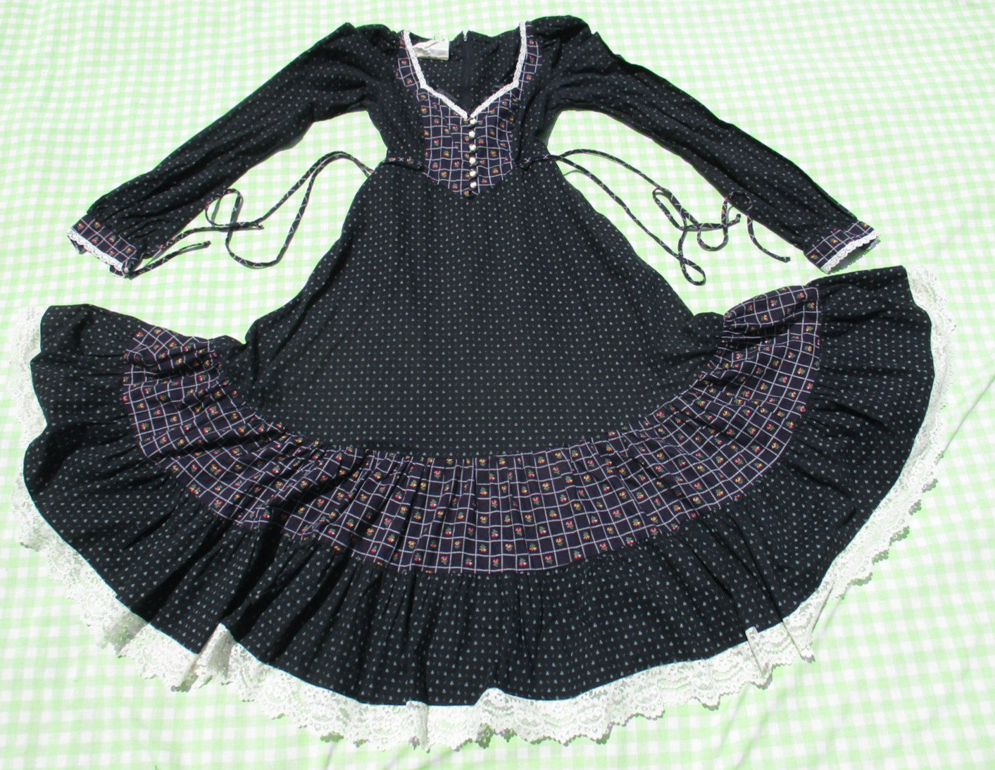 Vintage 70s Gunne Sax Jessica Prairie Loop Rose Button Lace Trim Side Tie Dress