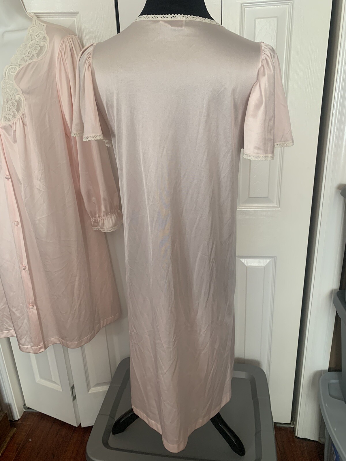 Vintage Vanity Fair Peignoir 2pc USA Nightgown Robe PINK Ladies Small Beautiful