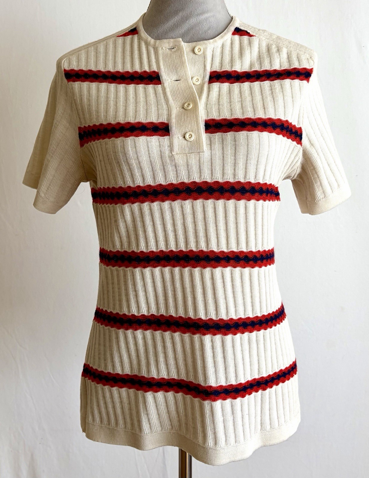 Vintage 60s-70s Ivory w Navy/Red Stripes Rib Knit Collarless Polo Top Sz M