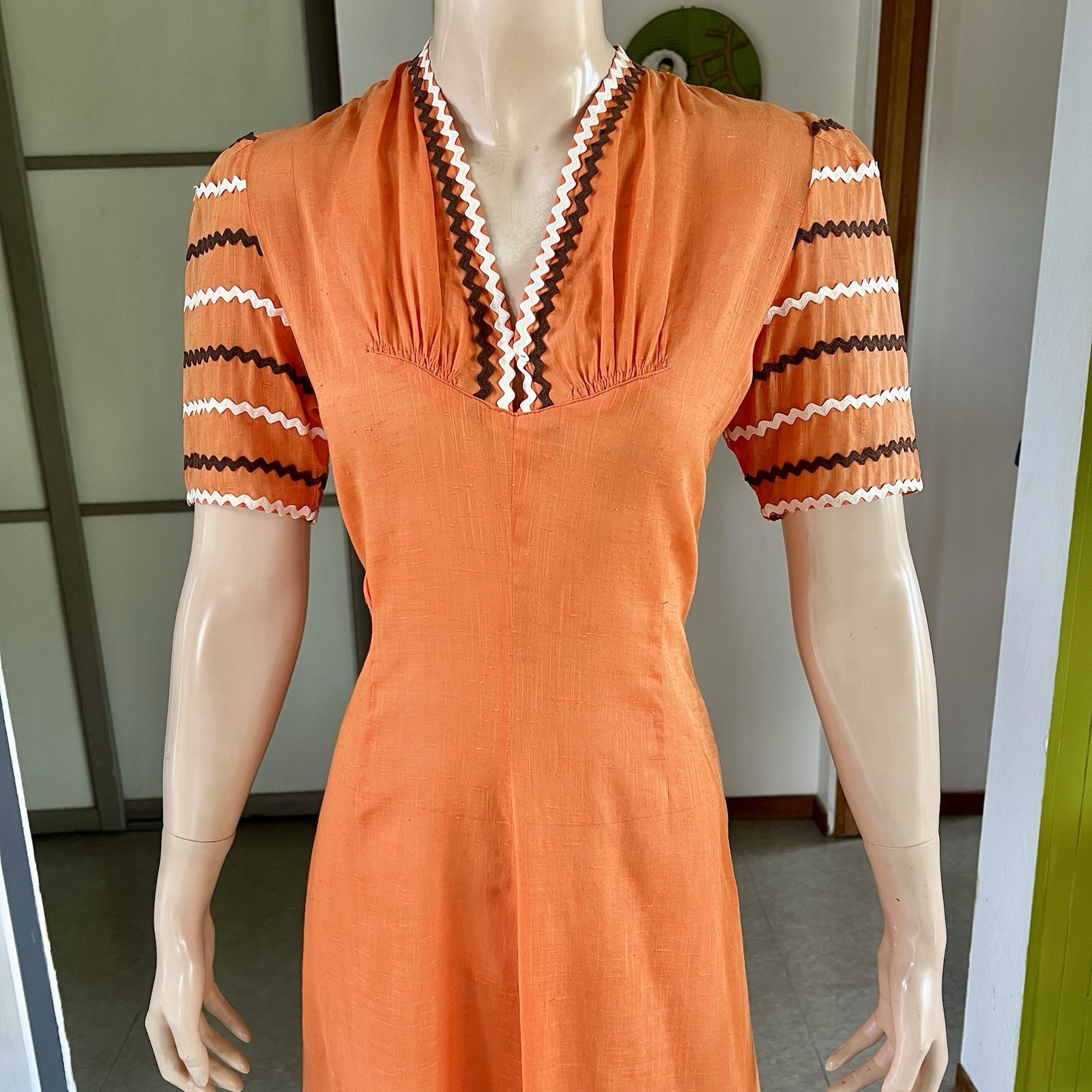 1930s Or Early 40s Orange Sheer Cotton Day Dress With Ric Rac 27-28w