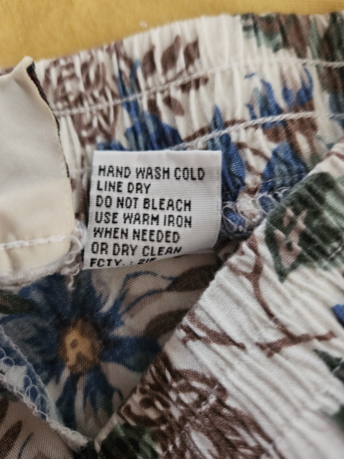 Bugle Boy Vintage Classic High Waist Floral Shorts. Size L