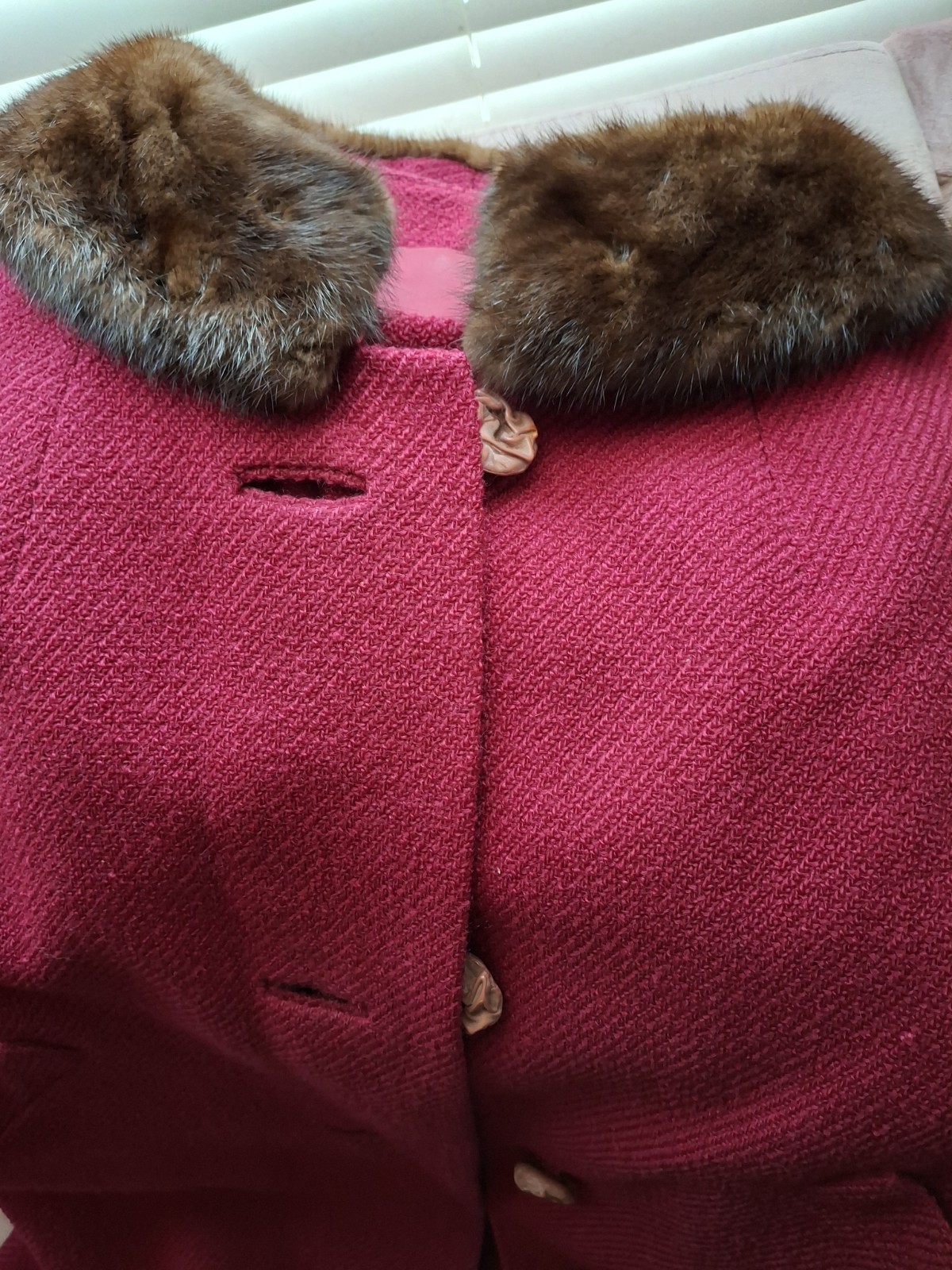 Vintage 50s/60s Sycamore Women’s Magenta Wool Coat Bracelet Sleeves Fur Collar