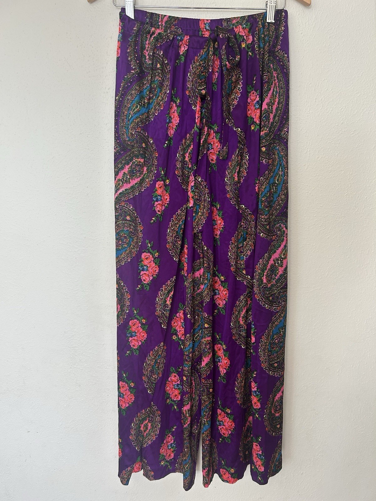 Vintage 1970s 70s Two Piece Set Halter Top Wide Leg Palazzo Pants Paisley Medium