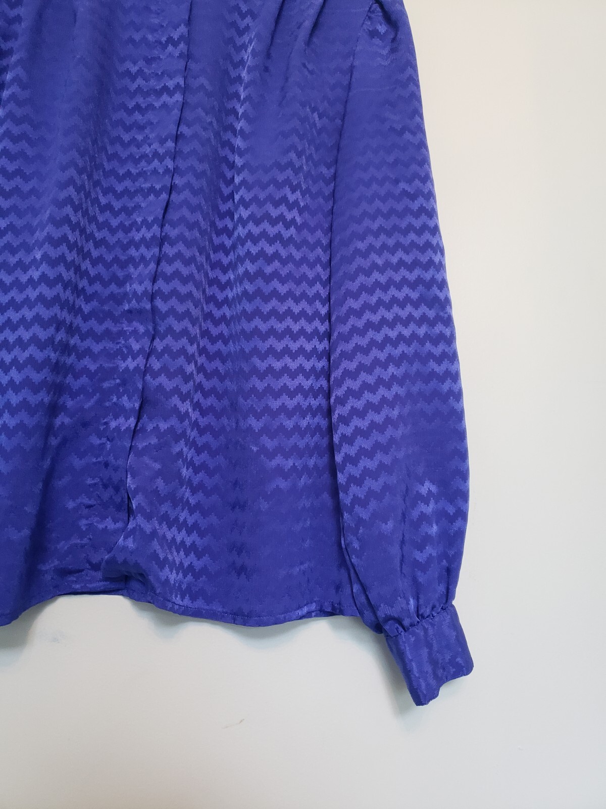 Vtg Anne Klein Womens 14 Blouse Blue High Collar Office Secretary Chevron Shiny