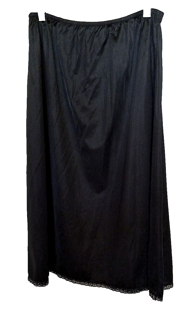 Greenco Maid nylon tricot solid black half slip M(6)