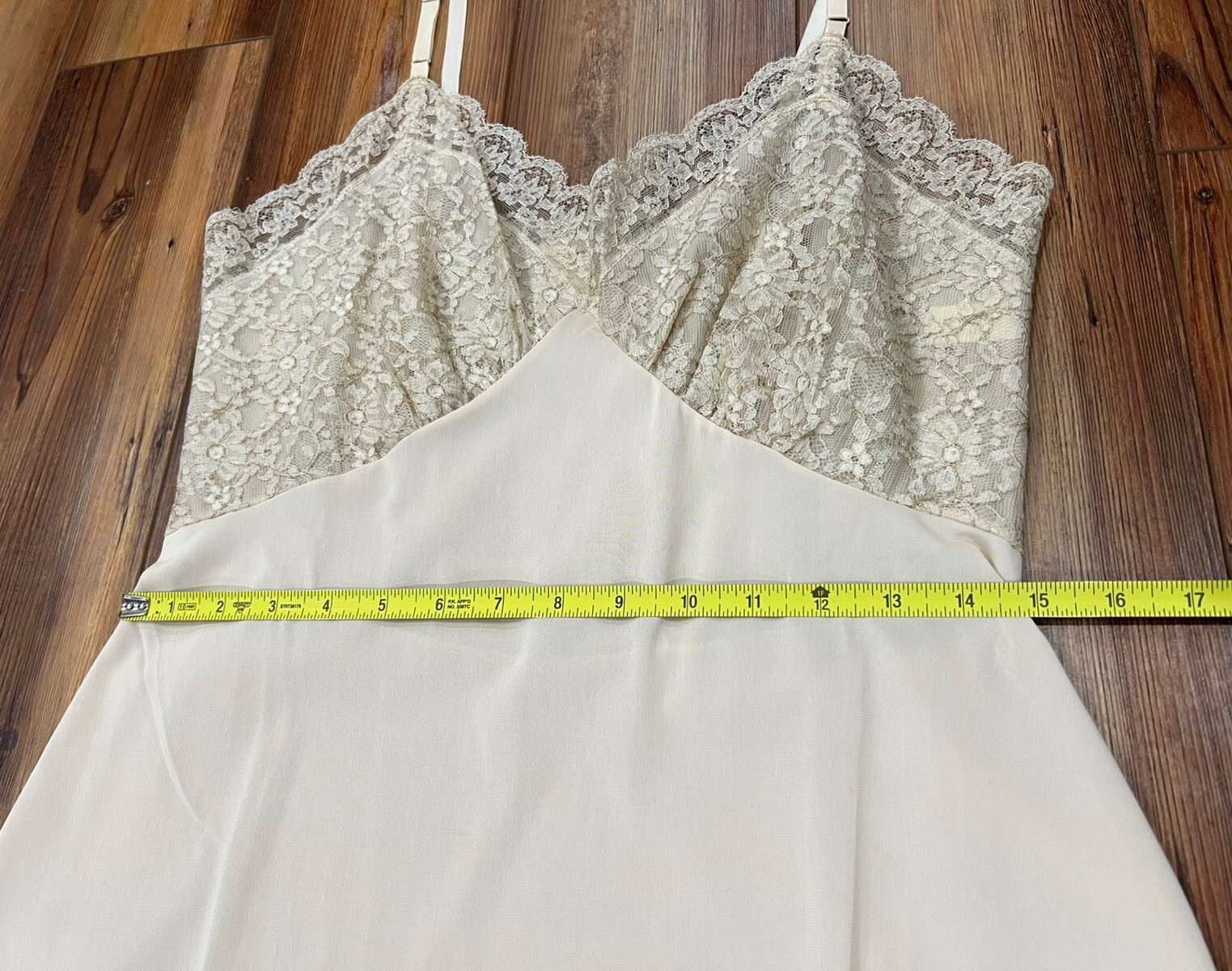Vintage Munsingwear Size M 36 Beige Sexy Lace Full Dress Slip Silky Nylon NWT