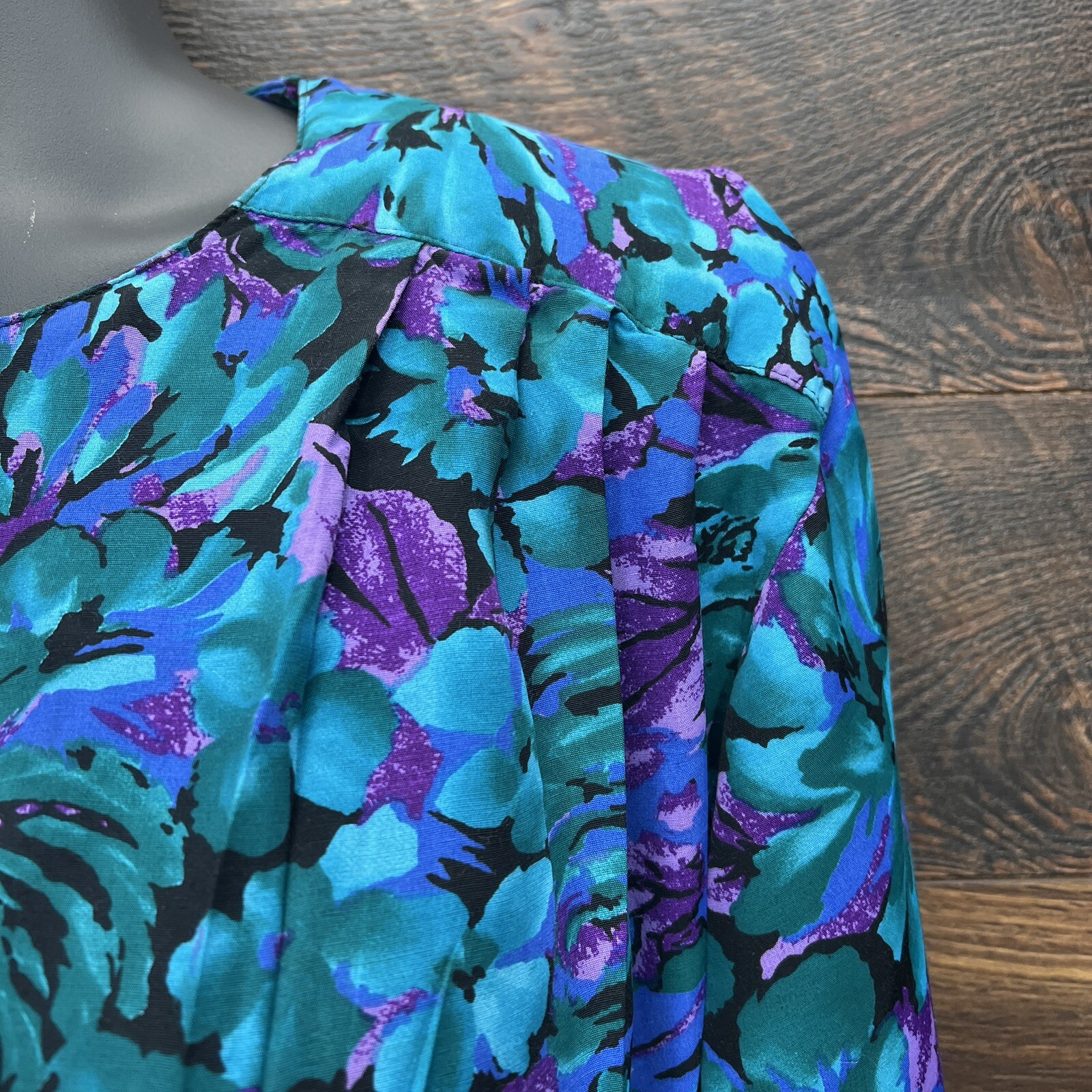 Sally III Vgt Dress 1980 Size 24 Black Teal Purple Floral Rayon Button Front