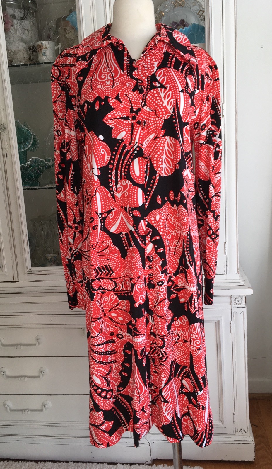 MOD 1970’s Floral POP ART Jersey Knit SHIRT DRESS BY CARILLON 38 Red & Black