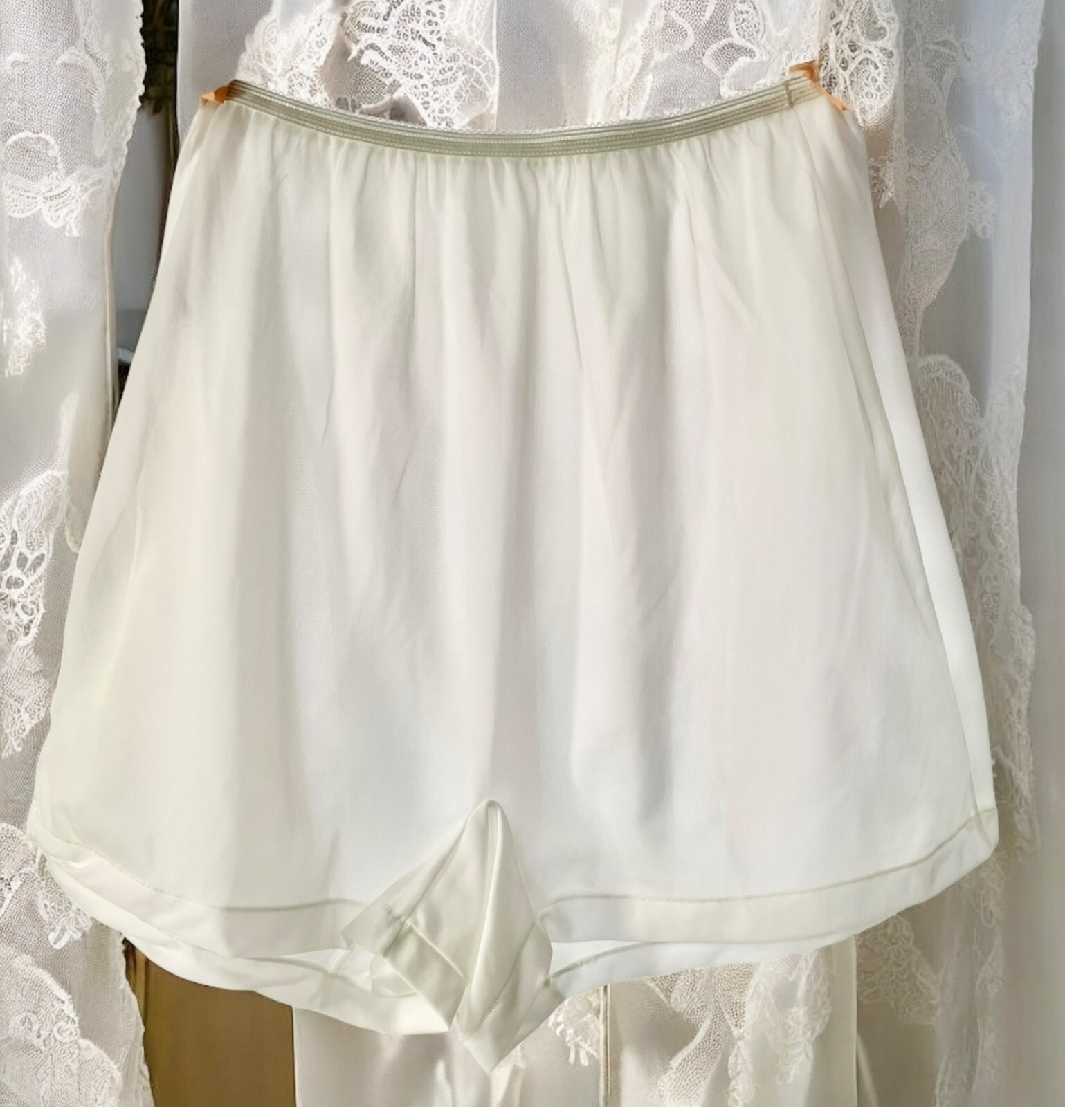 VTG 50s Western Maid White Nylon Bloomers Size 38 Runproof Shrinkproof Panties