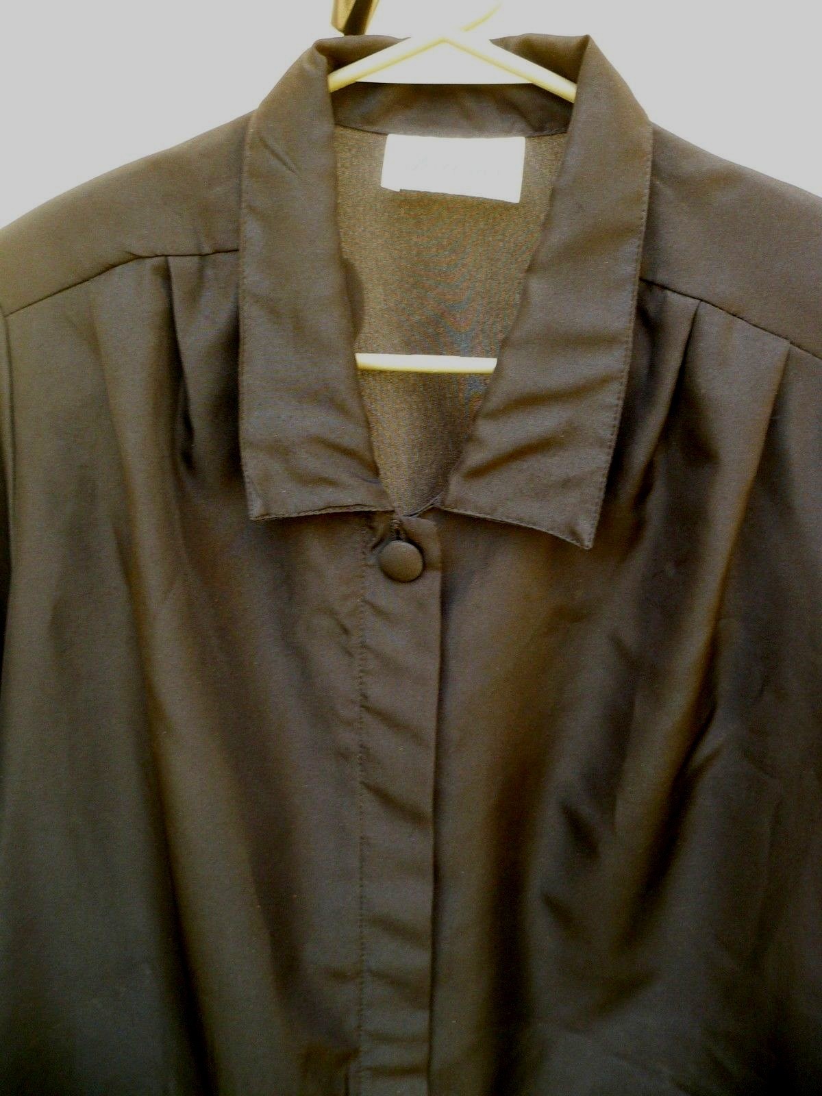 VTG 80S JOANNA M SOLID BLACK HIDDEN BUTTON DOWN LS SILKY POLY BLOUSE SHIRT WOMEN