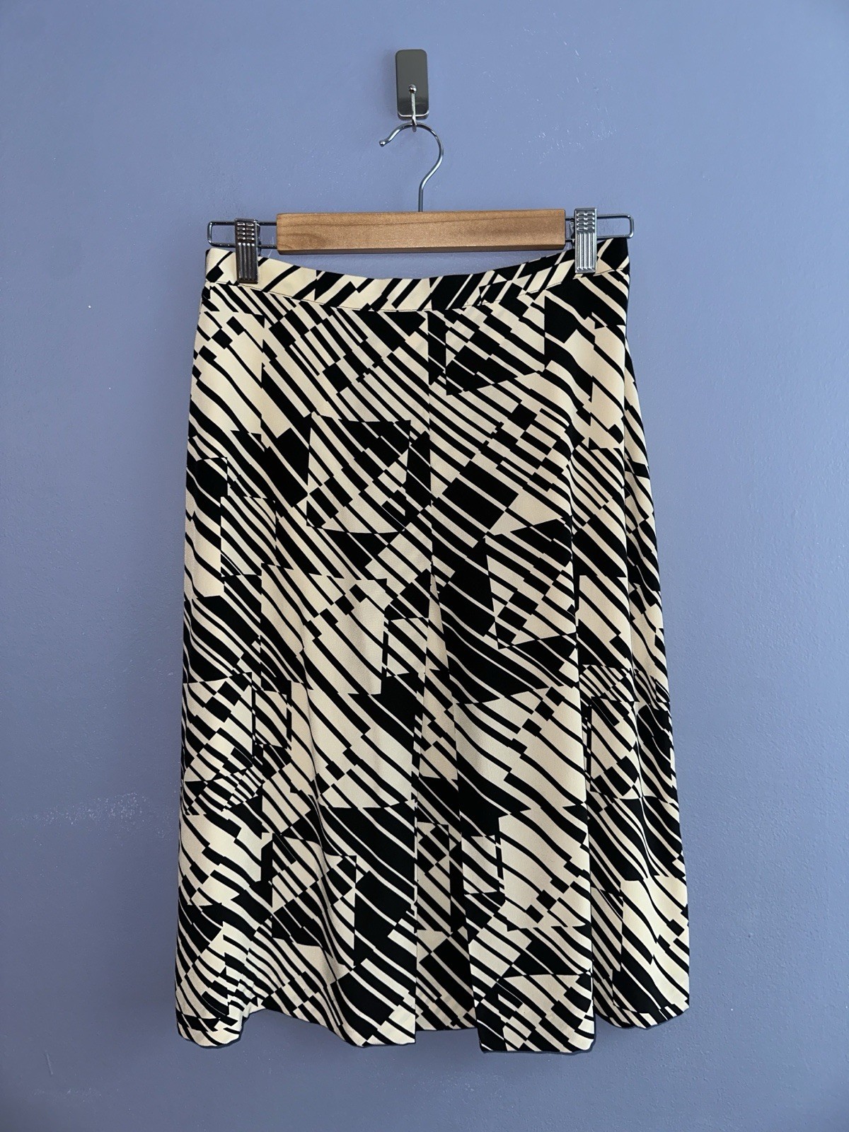 Vintage Nuovacitta Italian Silk Skirt Cream & Black Abstract Size 42 (~Small)