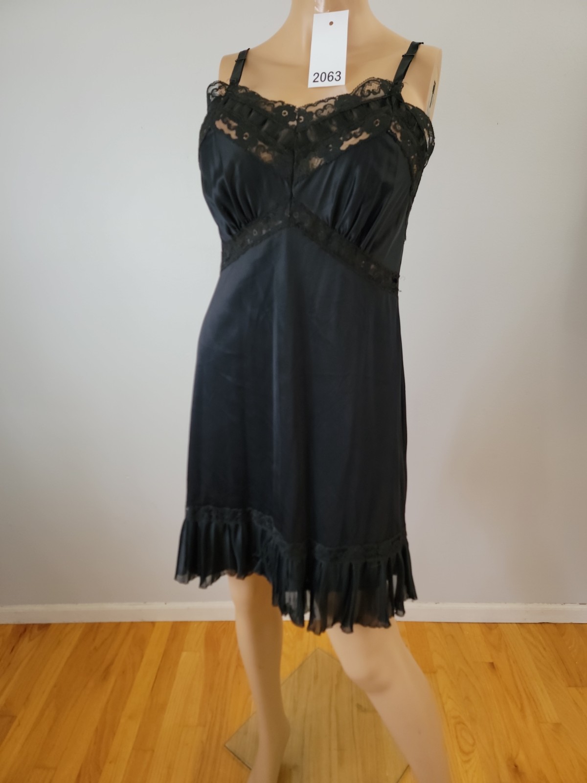 Vintage Sears All Nylon Black Full Slip Pleated/Lace Detail Size 36 Average