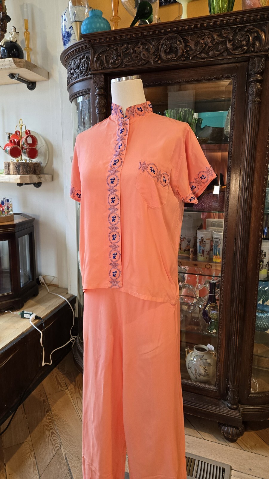 VTG 1940s Beach Pajamas Salmon Pink Rayon Blue Embroidered 2pc Set