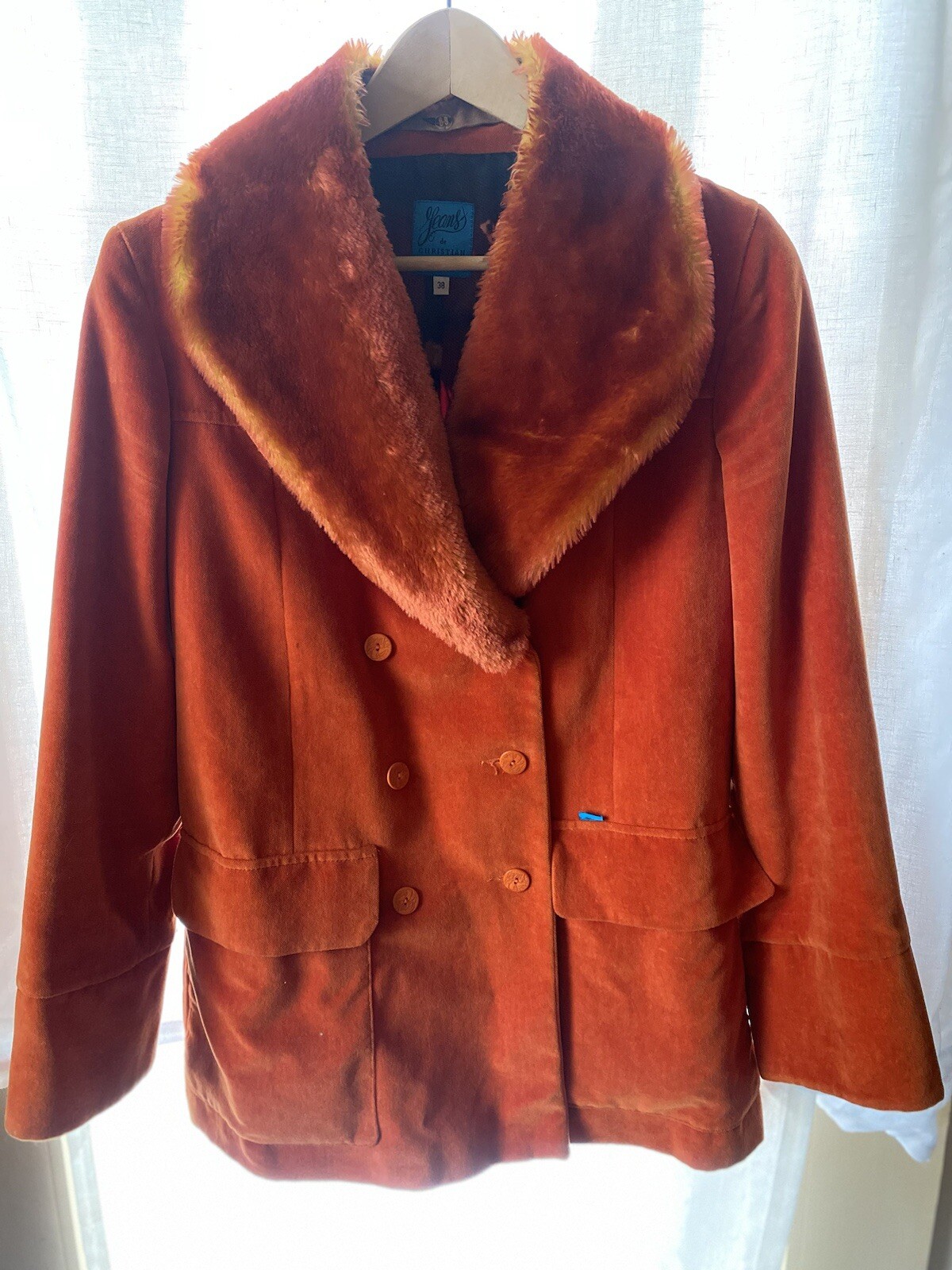 Jeans de Christian LaCroix Crushed Velvet Blazer with Removable Faux Fur Collar