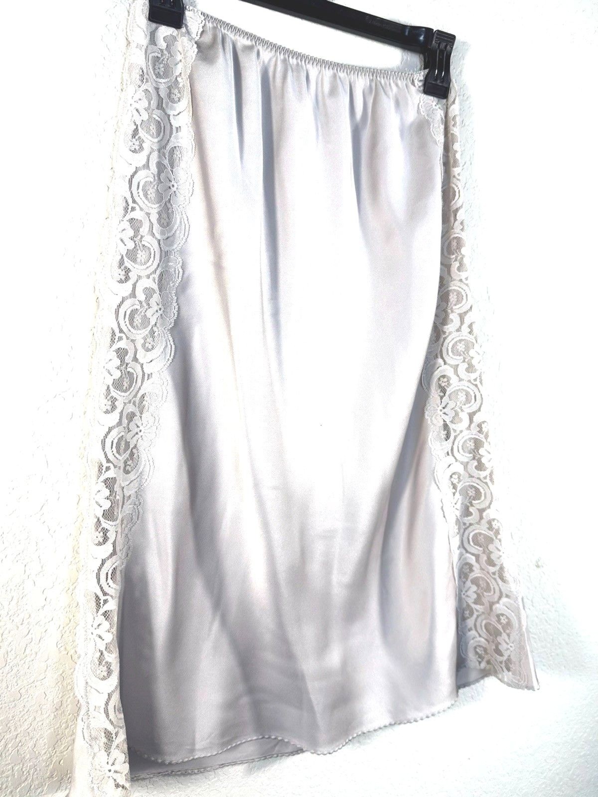 Vintage Westform Half Slip Skirt Medium Silver Gray Satin Wide Lace Sides USA
