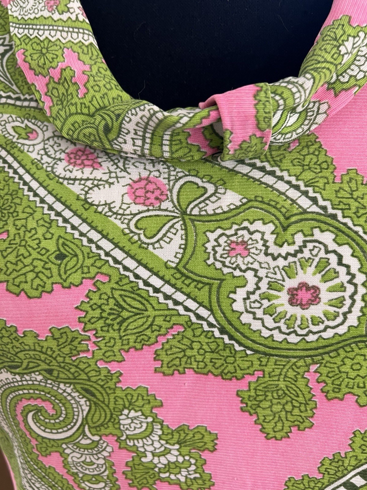 Psychedelic Paisley Print Pink & Green Vibrant Vintage 1960s Shift Dress