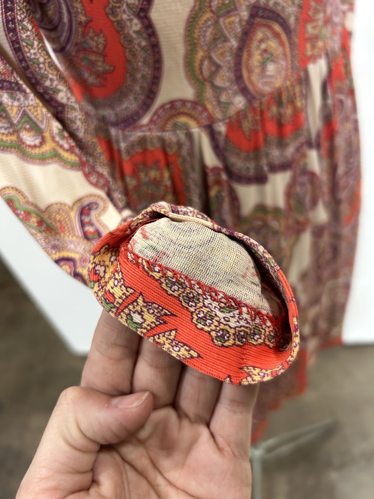 Vintage 60s/70s Handmade Paisley Long Sleeve Dress w Keyhole Neckline Size XS