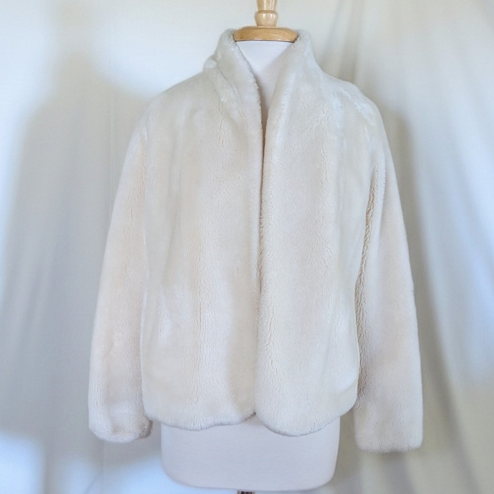 Vintage 1950s Glenara by Glenoit White Faux Fur Cropped Jacket Bridal Shrug