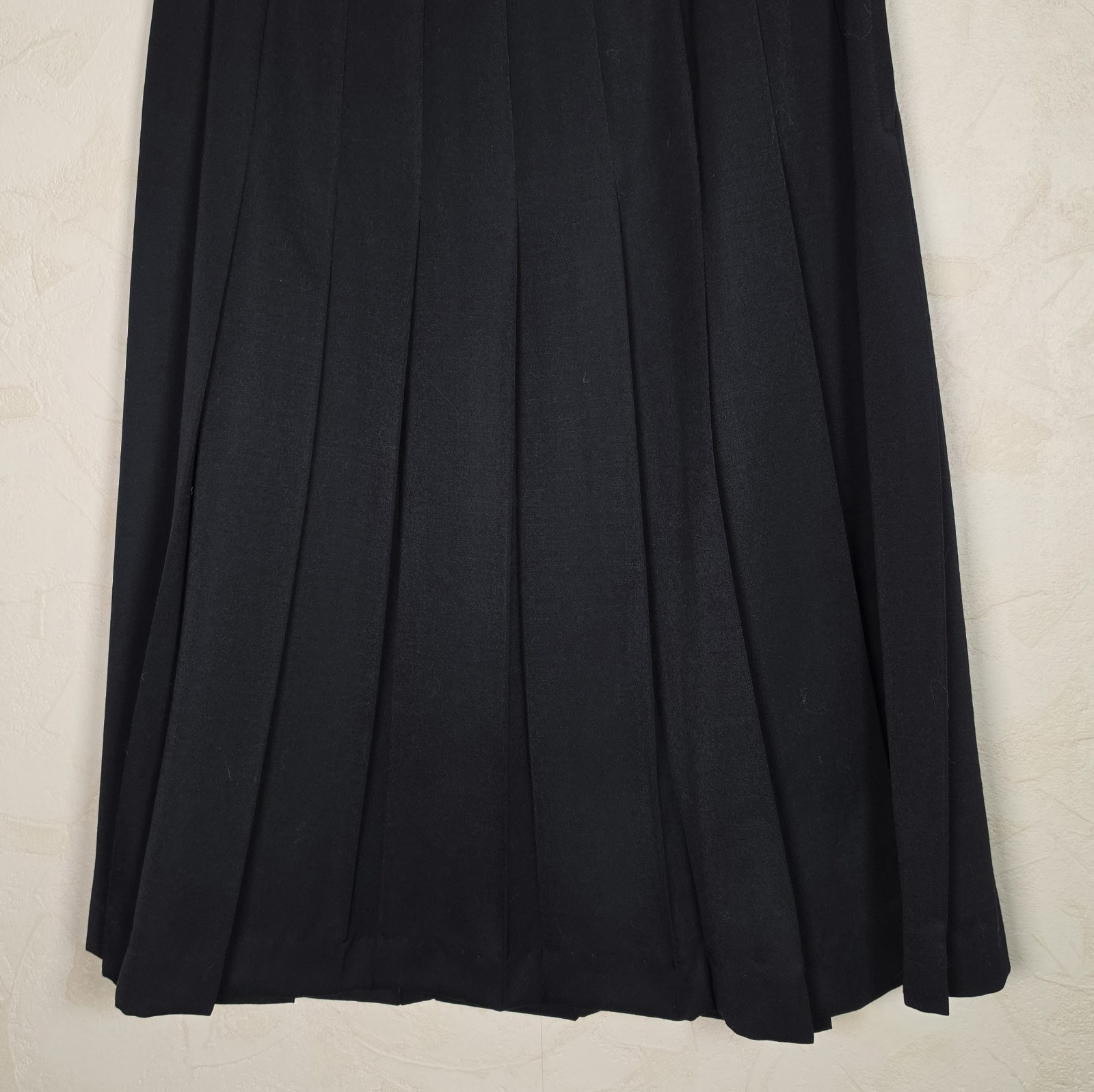 Vtg 100% Wool Black Pleated Midi Skirt Grunge Punk womens size 12