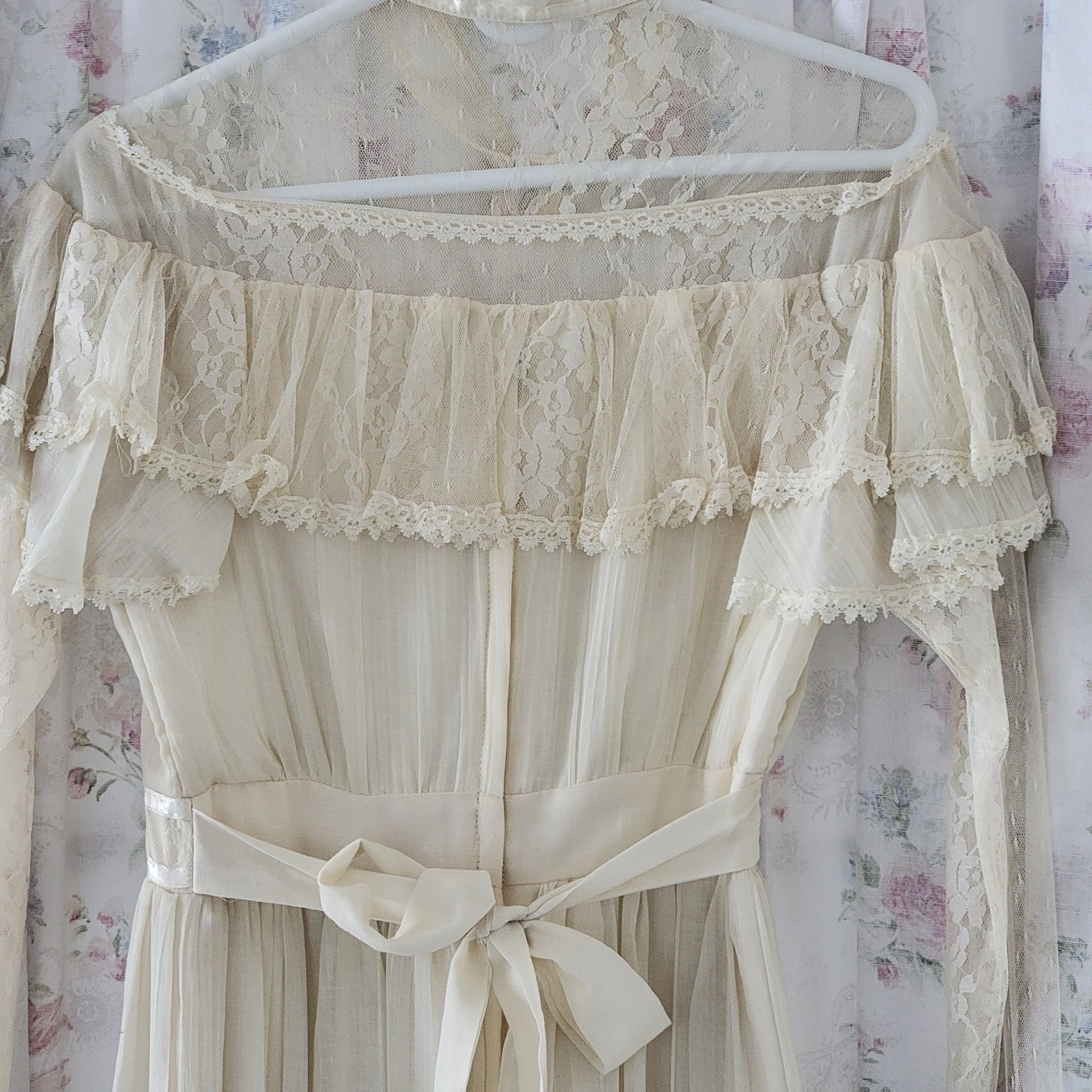 Gunne Sax 1970s Ivory Lace Pearl Prairie Cottage Core Victorian Wedding Dress 9