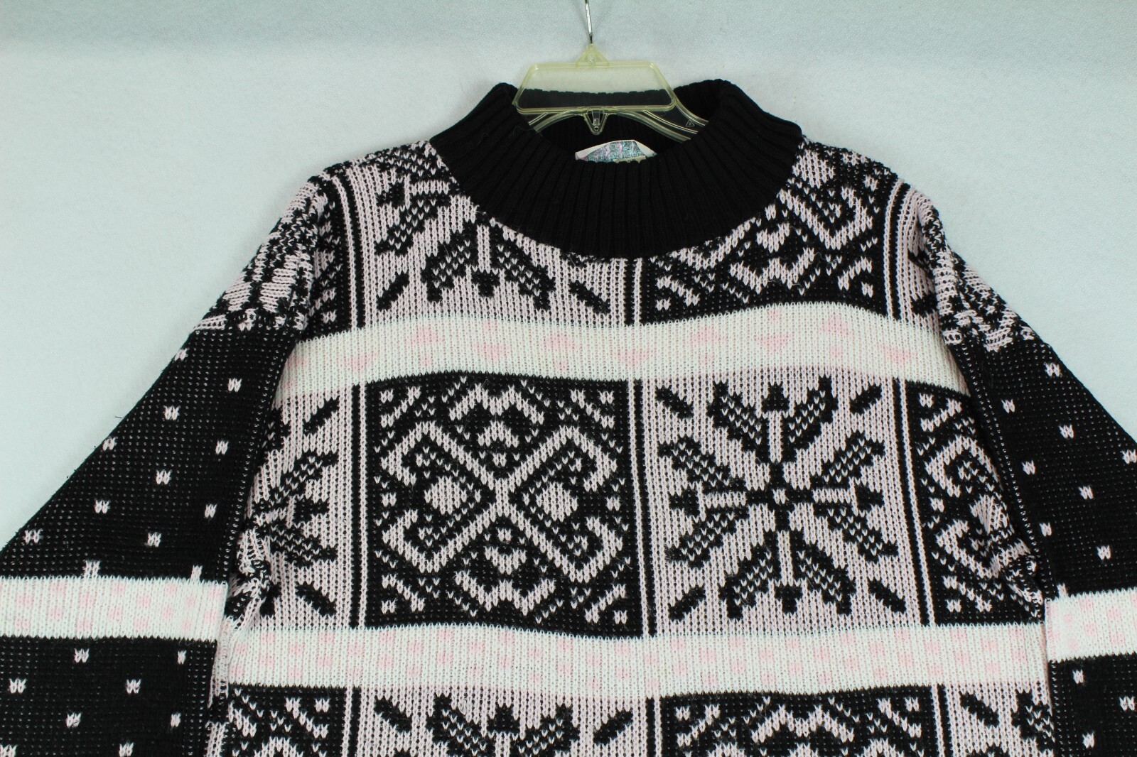 Vintage Croquet Club Women’s Large Sweater Black and Pink With Snowflakes