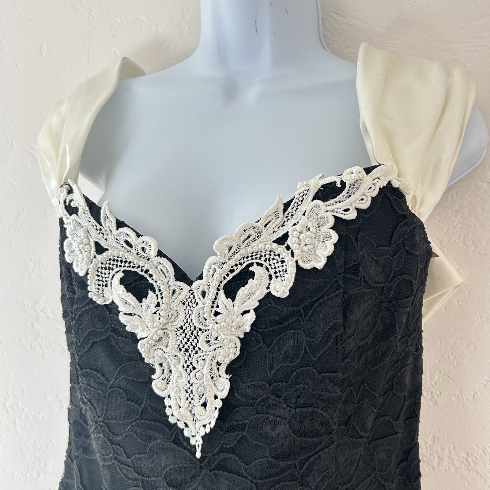 ROBERTA Vintage 90s Lace Beaded Bow Back Midi Prom party Formal Dress Size 9/10