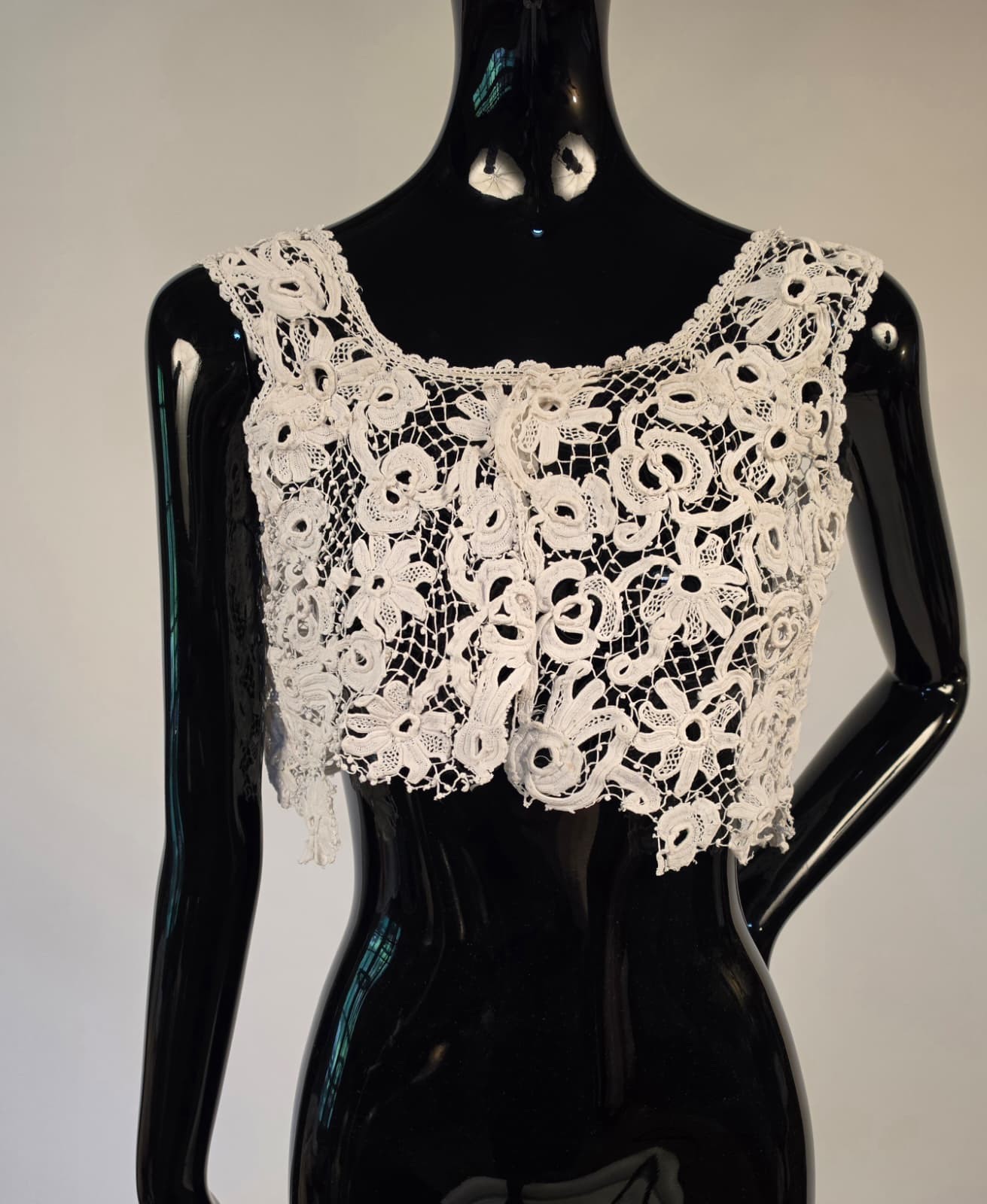 ANTIQUE EDWARDIAN HAND MADE IRISH CROCHET LACE VEST STYLE TOP
