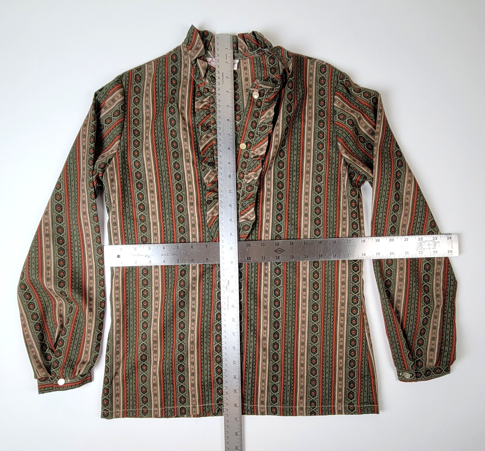 VTG ’70s Lady Holiday Button Shirt Size Small Paisley Print Ruffle Front