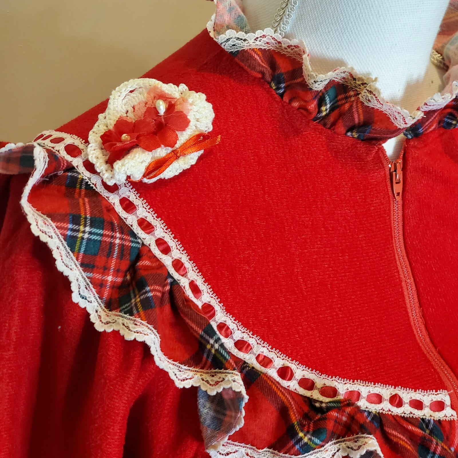 Vintage Christmas Velour Red Housecoat Robe Zip Front Long Plaid Ruffles Small