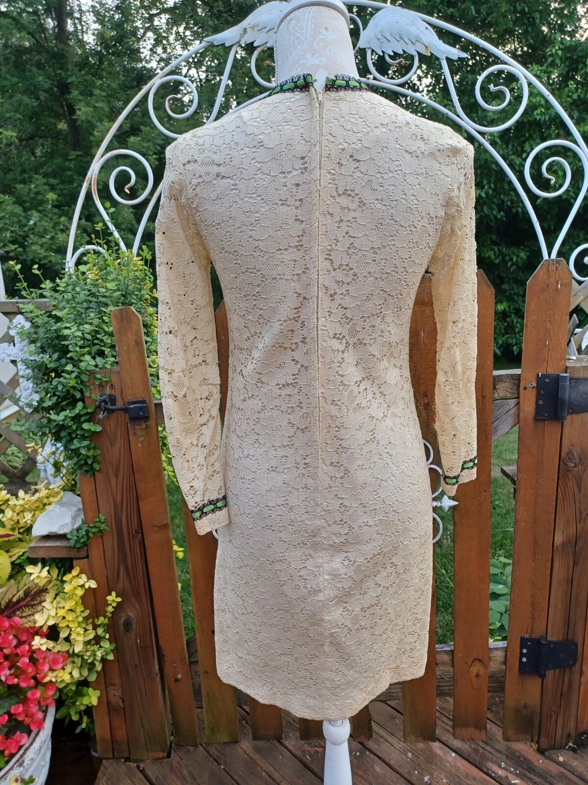 True VTG Mid-century 1960s Lace Mini Dress MCM Mod Union Label Ivory Small ~FLAW