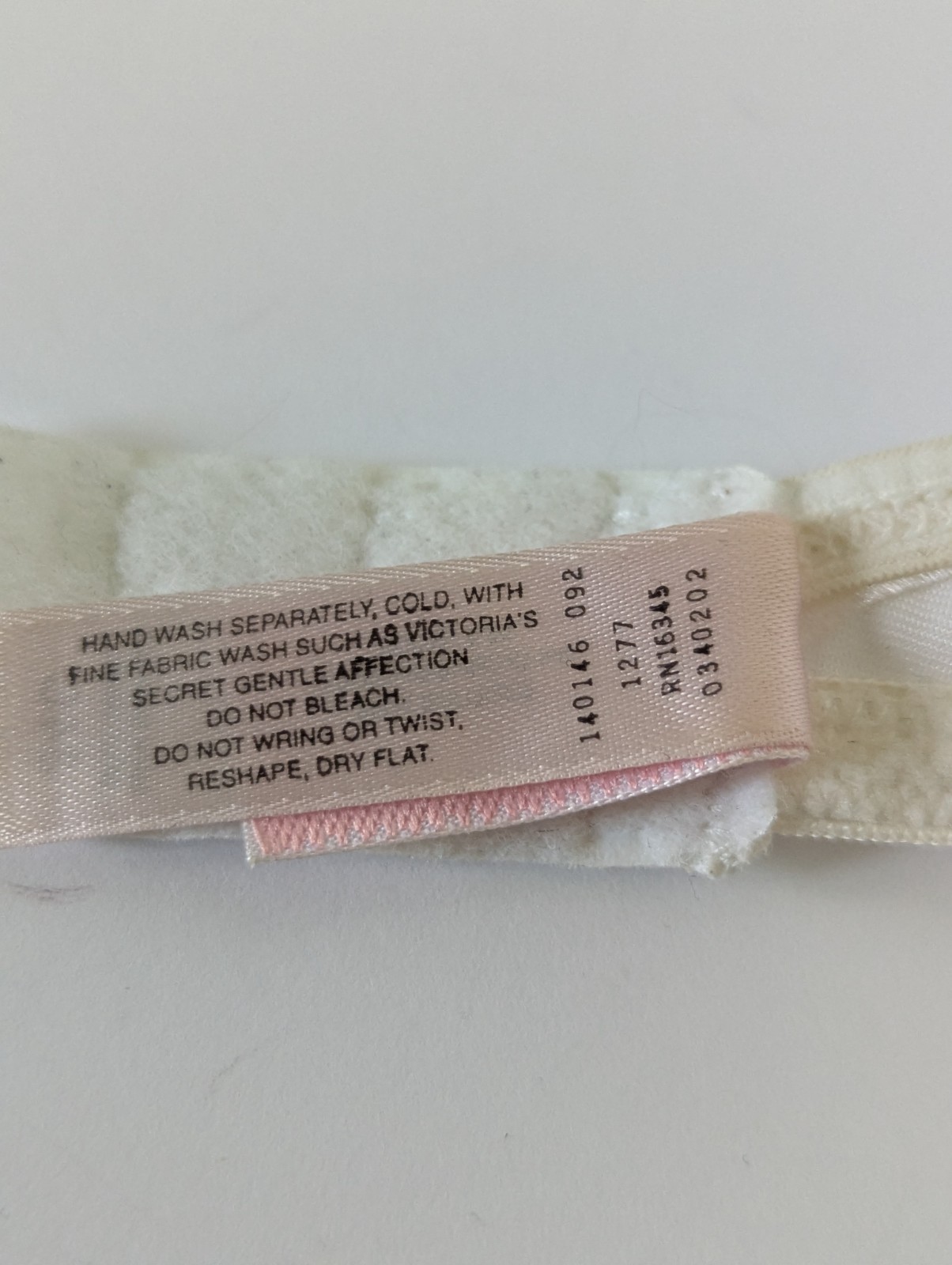 Vintage Victorias Secret Second Skin Satin Bra Miracle White Bow 34C 2002