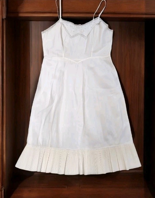Vintage 1950s Barbizon Full Length Petticoat Lace Accent Side Zip Miss 18 (36 B)