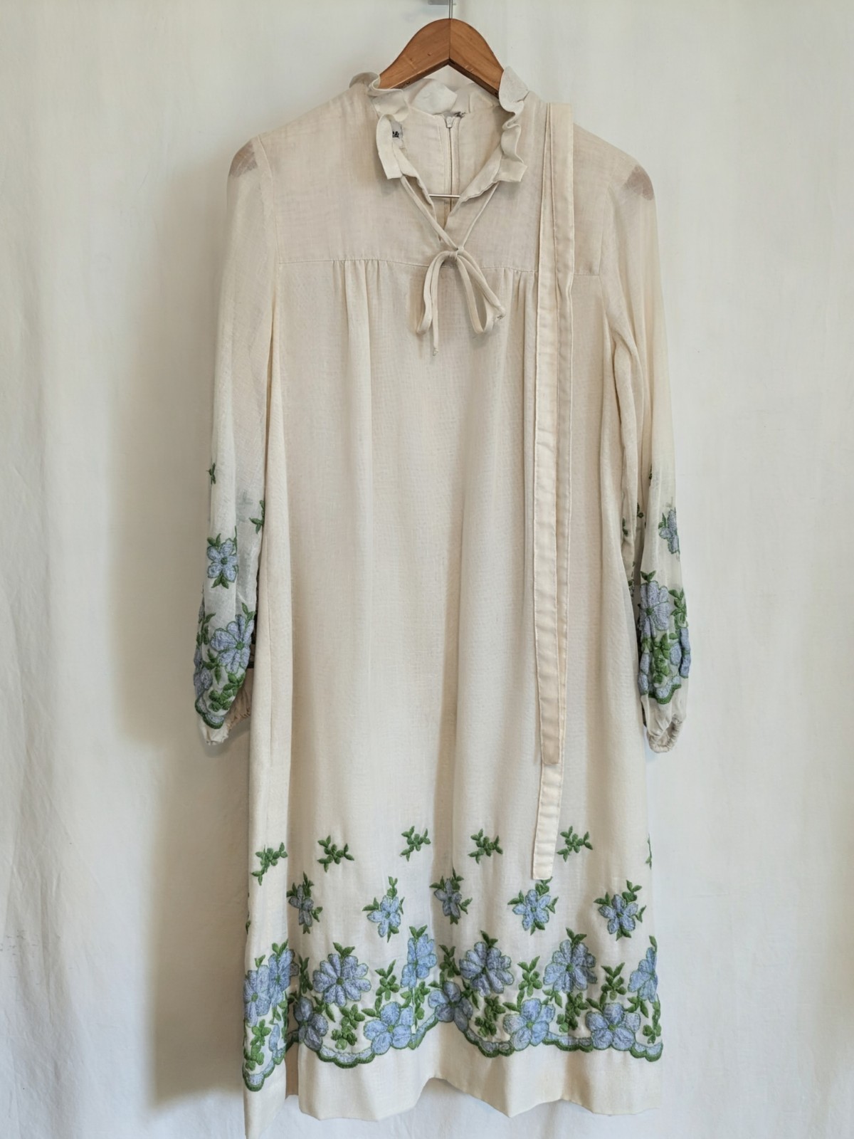 Vintage Henry Lee Dress Long Sleeve Floral Embroidered Small