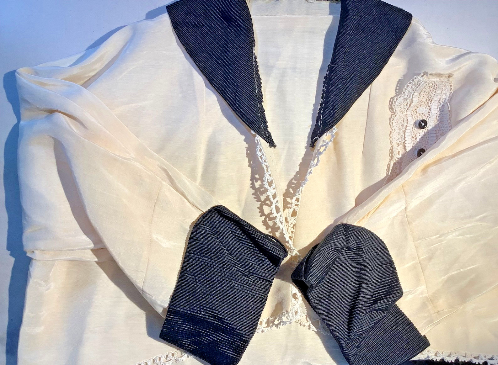 antique Edwardian jacket Bolero ivory Spencer lace trim 3/4 sleeve M cuff Faille