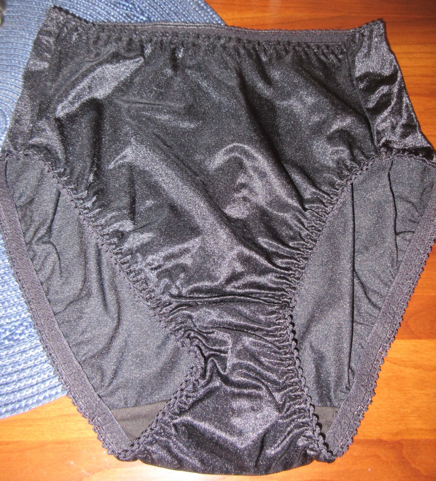 vtg VANITY FAIR SECOND SKIN BLACK 48301 satin HI LEG panties M/6 NWOT