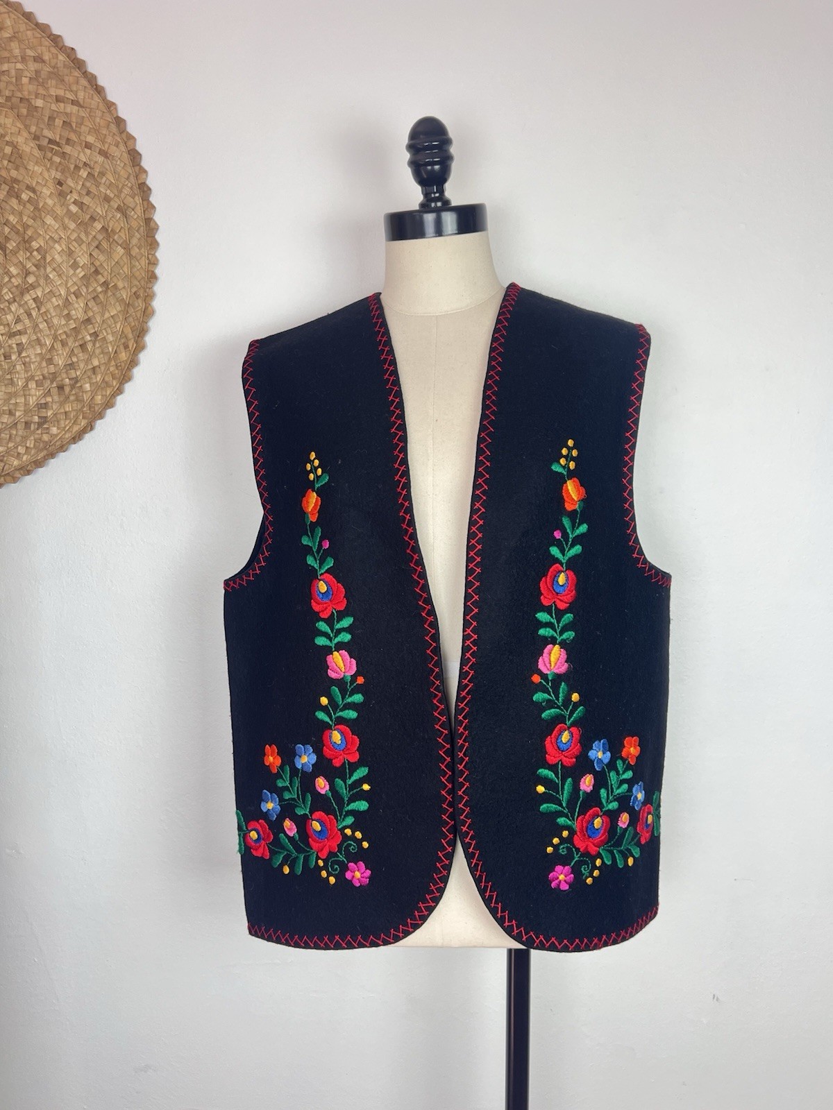 1970’s 70s Vintage Hungarian Black Wool Felt Embroidered Floral Vest L XL