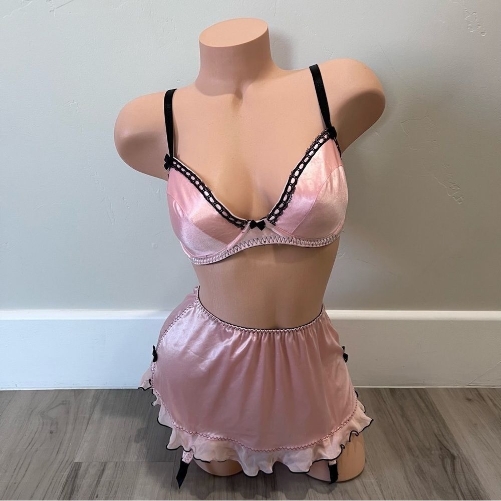 NWT Victoria’s Secret y2k vintage Peach black Bra garter thong Skirt Set Sz36C L