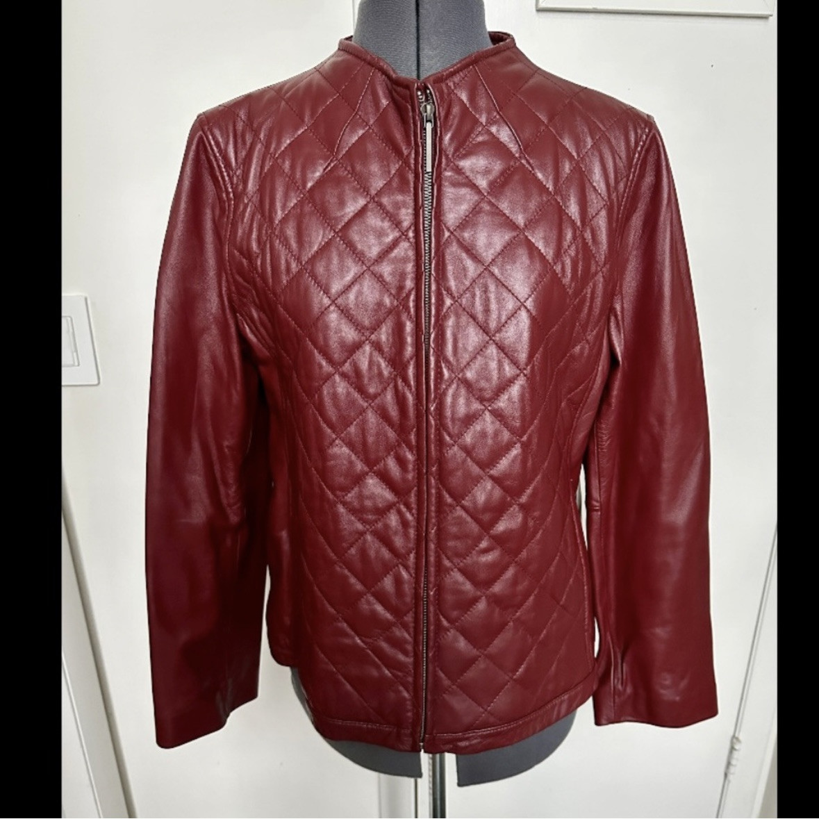 VINTAGE 1990s SIENA STUDIO GENIUNE QUILTED LEATHER MOTO STYLE JACKET MAROON L