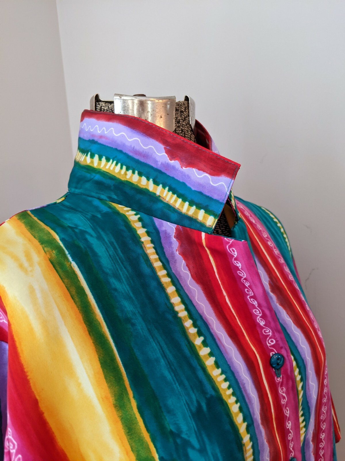 Vtg Bon Worth Women’s Rainbow Shirt Button Up Short Sleeve Pride Bold Grandma