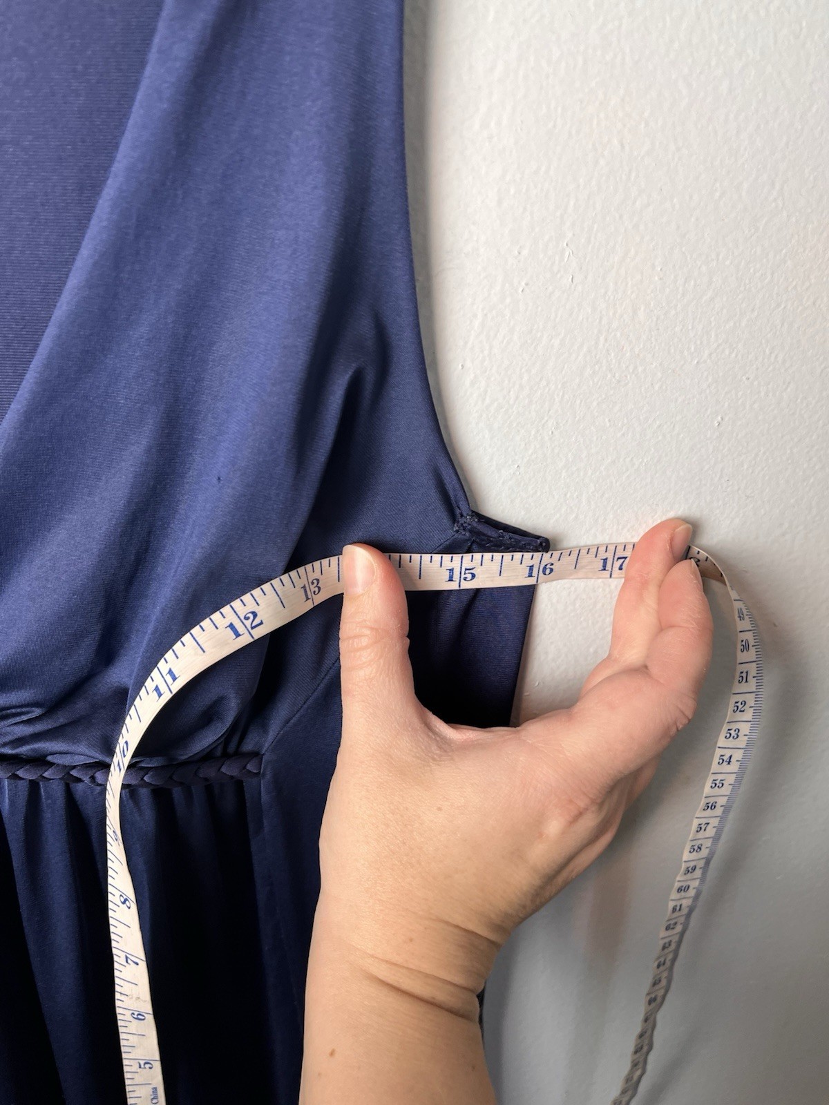Vtg VANITY FAIR Long Nightgown Nightie Blue Dynasty Hollywood Sweep 34 Stretch