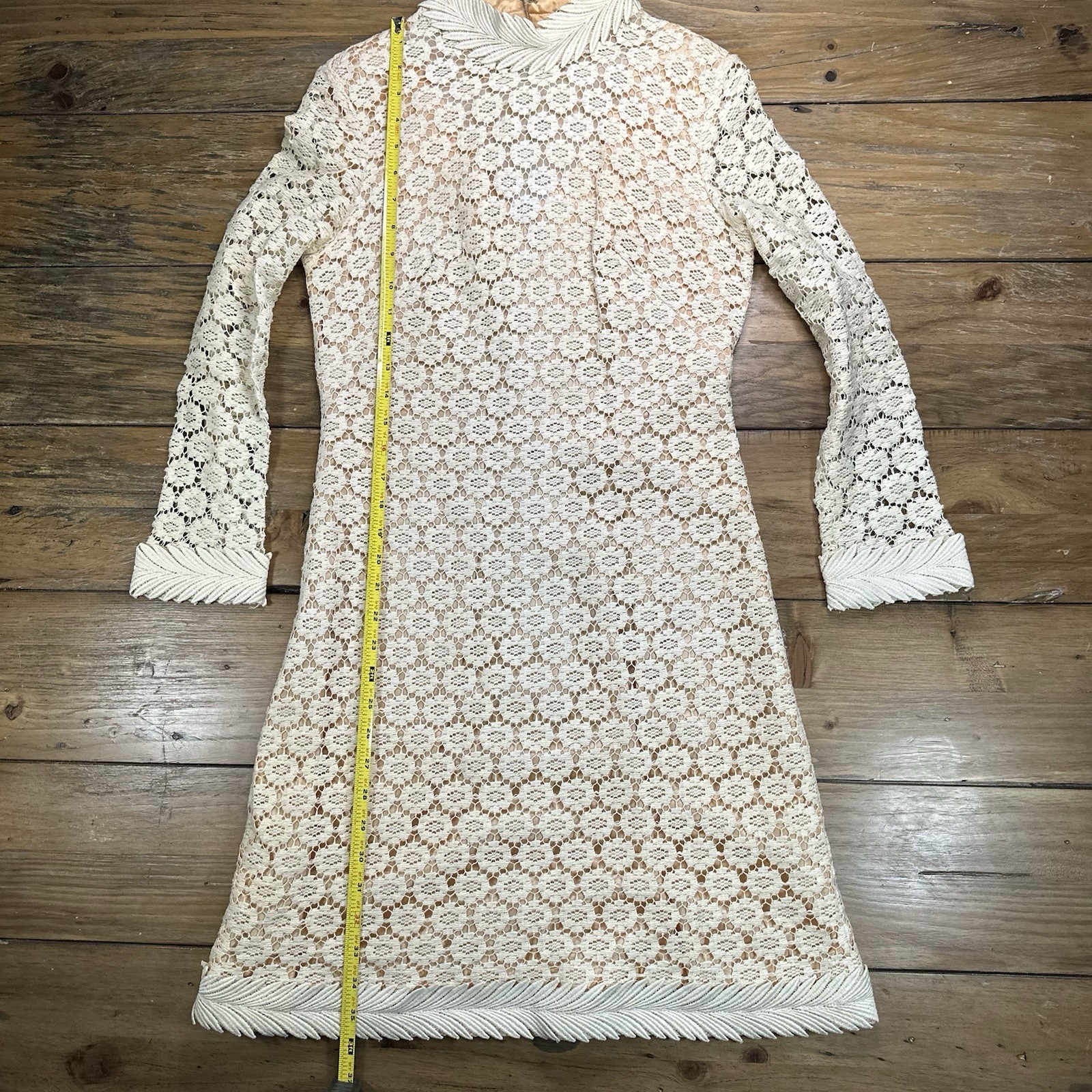 Vtg 60s ILGWU Union Made Ivory Guipure Lace Shift Dress Mock Neck Mod Bridal
