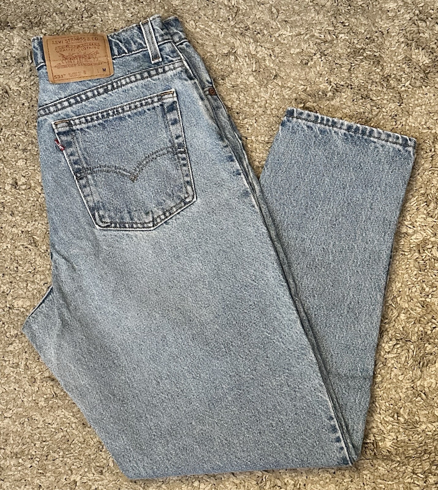 Vtg 90s Levi’s 551 Women’s Size 14 Med. Blue Relaxed Fit Tapered Denim Jeans USA