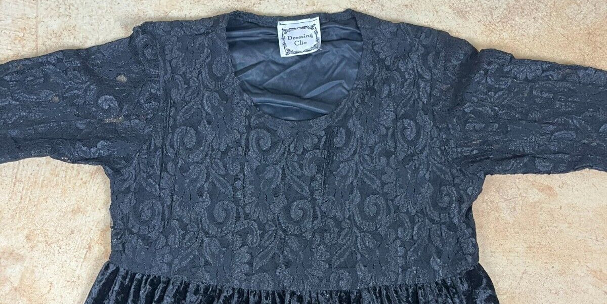 Vintage 90’s Dressing Clio Floral Lace & Black Velvet Dress