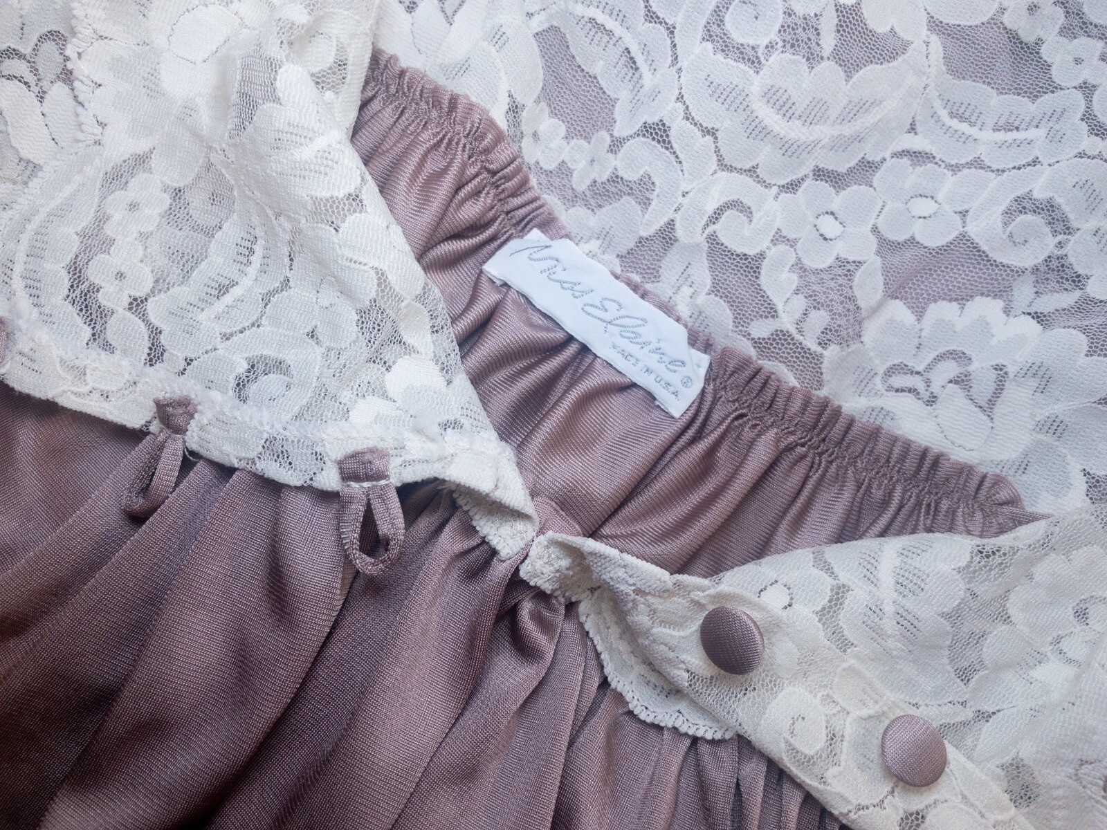 Vintage Miss Elaine Silky Nylon Lace Nightgown Full Length Romantic Dress 44/XL