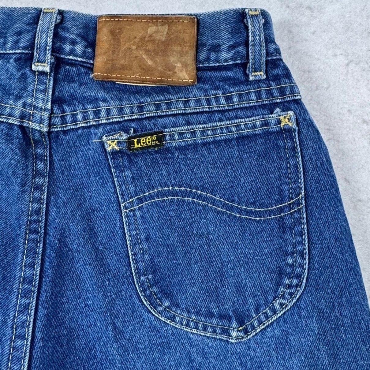 Vintage Lee High Waisted Mom Jeans Blue Tapered Made in USA Size 11 Med 27×28
