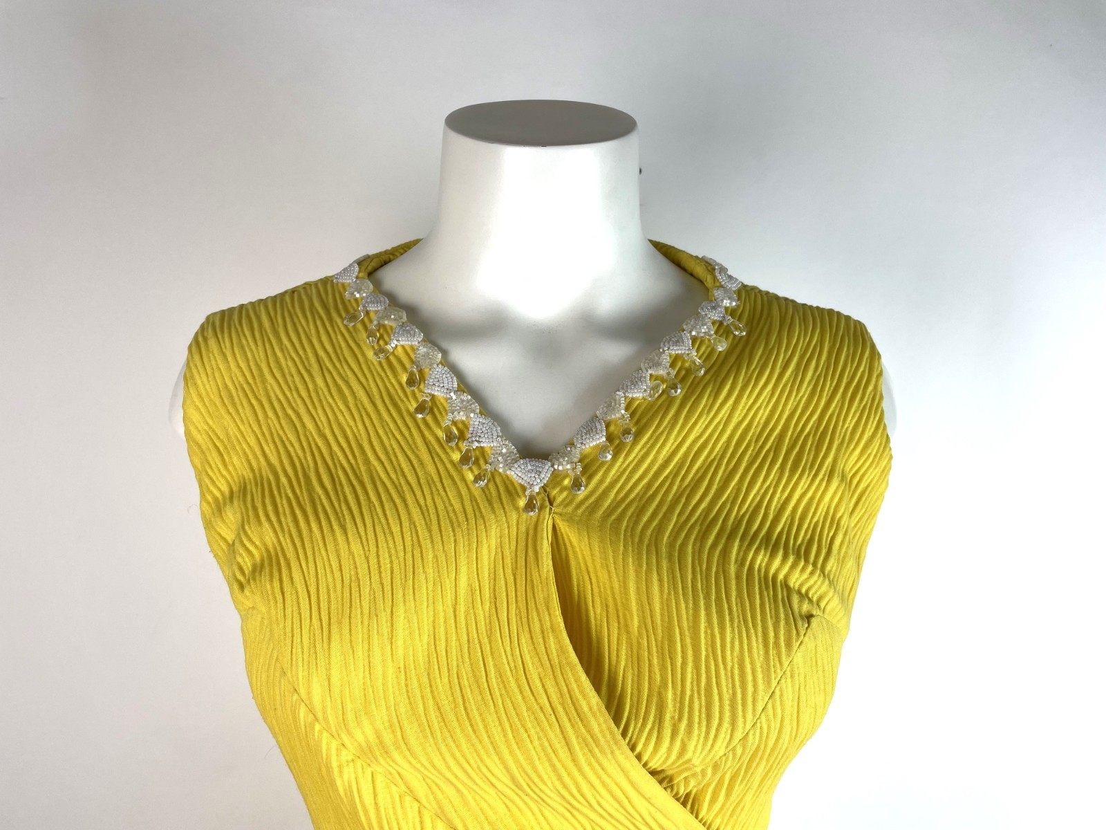 Vtg 60s Mod Canary Yellow CARNIVAL sheath dress + Bow and Appliques S 32″ Bust